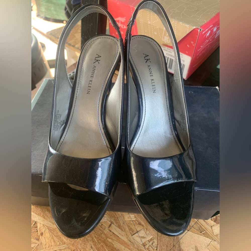 Anne Klein Heel